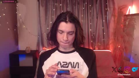 Hey im Jaxxxon check my info     online show from January 16, 12:03 pm