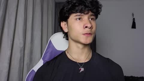 Noah online show from October 25, 8:53 pm