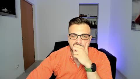 Snapshot of jace_thorne chatting on September 17, 6:33 pm Jace online show from September 17, 6:33 pm