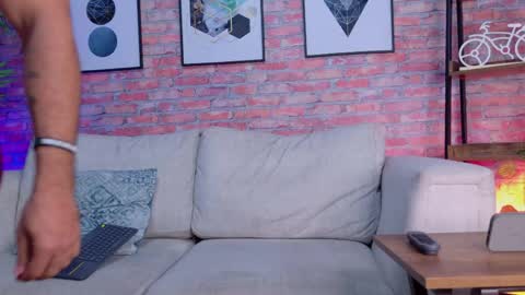 jack_kum online show from May 13, 9:46 pm