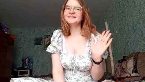 I am Vanessa Help me reach 10 Thumbs Up online show from October 18, 8:51 am