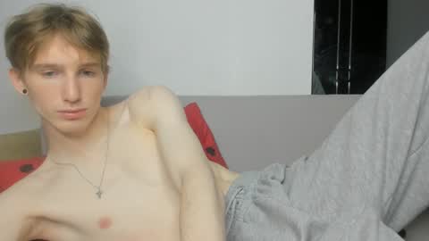 jackson_j6 online show from December 14, 7:25 pm