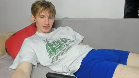 jackson_j6 online show from December 13, 5:43 pm