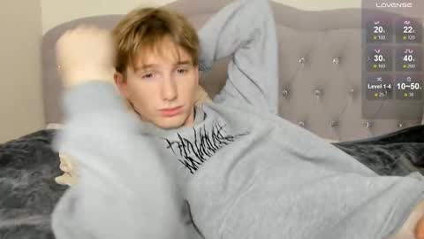 jackson_j6 online show from March 5, 8:10 am