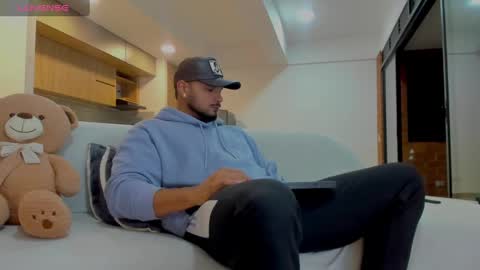 Snapshot of jackson_wayne__ chatting on September 17, 11:19 pm Jackson Wayne online show from September 17, 11:19 pm