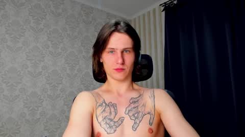 Snapshot of jacksonvox chatting on February 24, 2:40 am Nikolay online show from February 24, 2:40 am