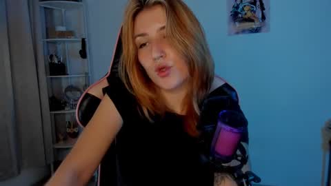 Snapshot of jacky_croft chatting on February 10, 6:20 am Linda Sofia help me get to 100 thumbs up online show from February 10, 6:20 am