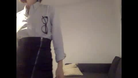 Jacky Liz Hyde online show from October 6, 7:31 pm