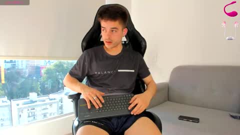 JACOB FERRER online show from March 13, 9:29 pm