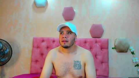 Snapshot of jacob_lewitt chatting on February 18, 11:19 pm Jacob online show from February 18, 11:19 pm