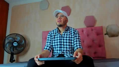 Snapshot of jacob_lewitt chatting on February 8, 7:05 pm Jacob online show from February 8, 7:05 pm