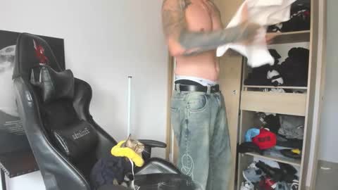 jacobb116 online show from November 2, 9:59 pm