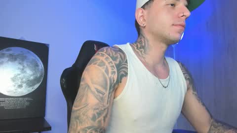 Snapshot of jacobb116 chatting on October 12, 12:25 am jacobb116 online show from October 12, 12:25 am