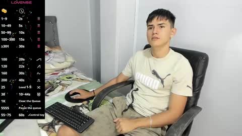 Snapshot of jacobb_lee chatting on February 13, 8:13 pm Jacob Lee online show from February 13, 8:13 pm