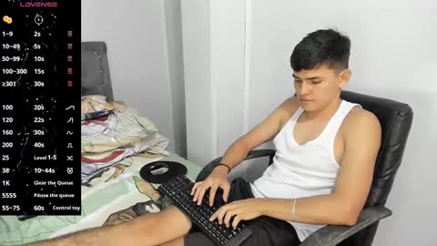 Snapshot of jacobb_lee chatting on February 14, 9:43 pm Jacob Lee online show from February 14, 9:43 pm