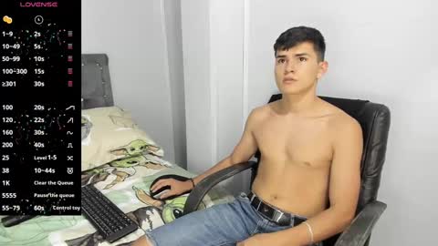 Snapshot of jacobb_lee chatting on February 15, 8:22 pm Jacob Lee online show from February 15, 8:22 pm