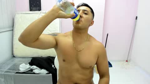 Snapshot of jacobiwalker chatting on October 13, 10:23 pm jacobiwalker online show from October 13, 10:23 pm