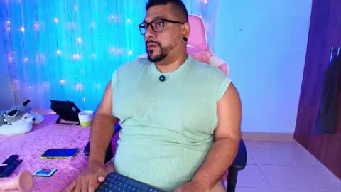 daddy sir master bear online show from March 8, 12:22 am