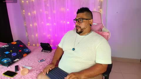 daddy sir master bear online show from March 4, 2:17 am