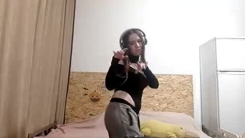 jacquelynsundin online show from November 1, 8:30 pm