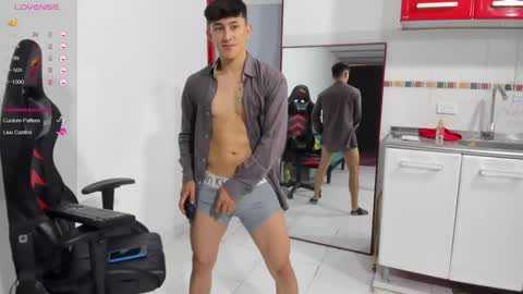 Snapshot of jacques_cardiet chatting on February 20, 6:13 pm jacobo online show from February 20, 6:13 pm