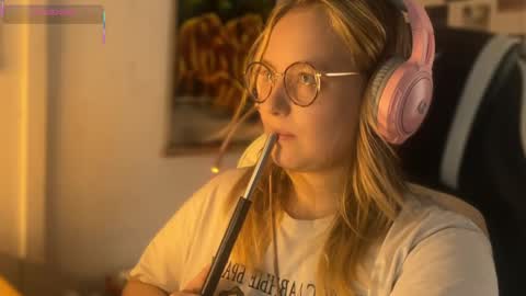 Snapshot of jacywinslat chatting on September 18, 2:32 pm jacywinslat online show from September 18, 2:32 pm
