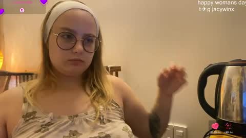 jacywinslat online show from March 8, 5:39 pm