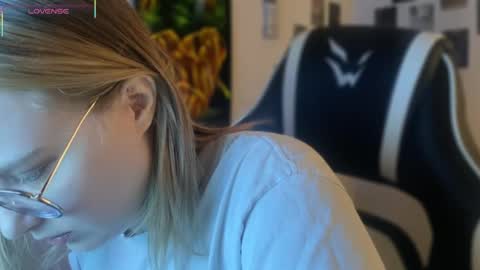 Snapshot of jacywinslat chatting on September 16, 12:07 pm jacywinslat online show from September 16, 12:07 pm