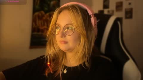 Snapshot of jacywinslat chatting on September 9, 10:54 pm jacywinslat online show from September 9, 10:54 pm