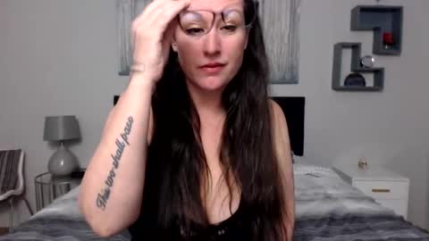Snapshot of jadacoxxx chatting on February 5, 5:20 am JadaCoxxx online show from February 5, 5:20 am