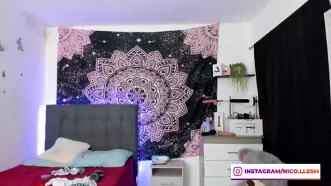 Snapshot of jade__weed chatting on February 27, 1:19 am online show from February 27, 1:19 am