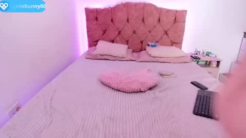 Snapshot of jade__weed chatting on September 10, 11:17 pm online show from September 10, 11:17 pm