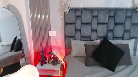 Sara online show from October 8, 12:44 pm