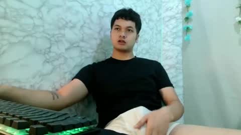 jade_halo online show from April 19, 12:33 am