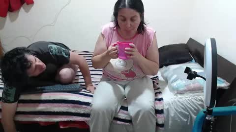 jade y noah online show from October 8, 12:00 pm