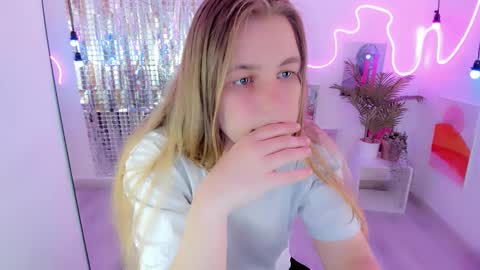 Jade online show from September 26, 9:01 pm