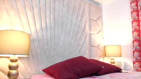 Jade  online show from November 18, 10:40 am