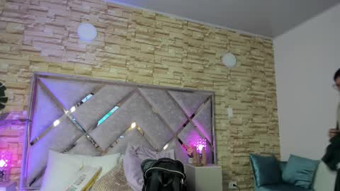 jade white  online show from September 16, 12:51 pm