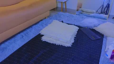 jadee__ online show from September 24, 3:13 am