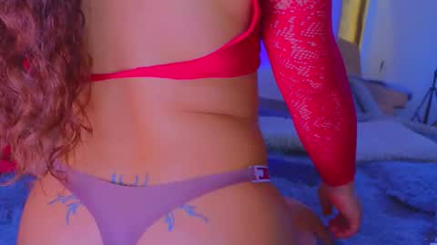 jadee__ online show from November 1, 3:39 am
