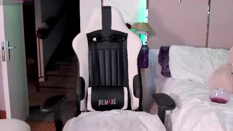 Jadeh online show from February 25, 1:52 am