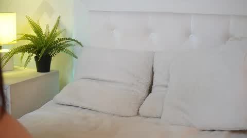  Jade  online show from December 20, 11:01 pm