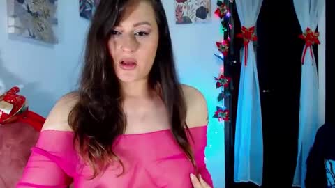 Snapshot of jadehilton chatting on December 5, 11:23 pm salome online show from December 5, 11:23 pm