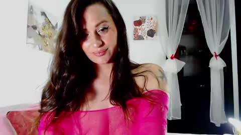 Snapshot of jadehilton chatting on January 22, 11:21 pm salome online show from January 22, 11:21 pm