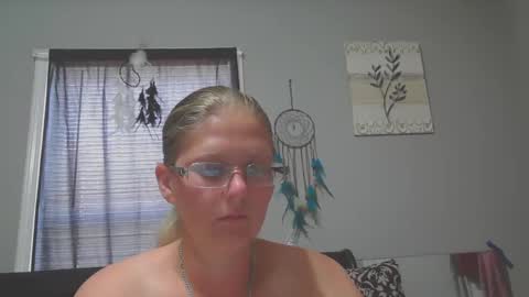 JadeLuv online show from October 4, 4:49 pm