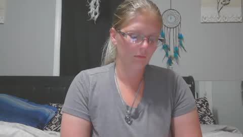Snapshot of jadeluv chatting on September 18, 12:47 am JadeLuv online show from September 18, 12:47 am