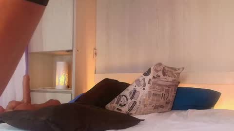 Snapshot of jademuller_ chatting on September 16, 8:12 pm JADE online show from September 16, 8:12 pm