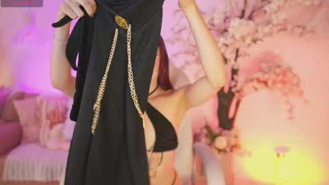 Jade Summer online show from November 14, 11:45 am