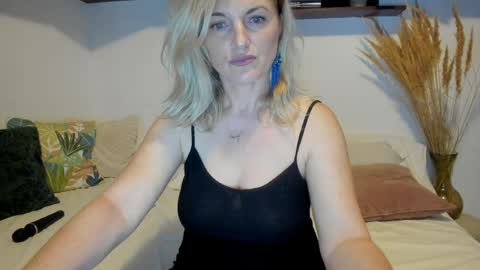 elena online show from April 15, 2:26 am