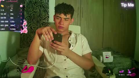 Snapshot of jaedasky_ chatting on December 5, 4:48 am javi15 online show from December 5, 4:48 am